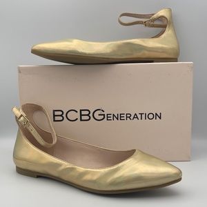 BCBGeneration Women's Strapped Flats Malinda Metallic Gold Size 7.5 M US